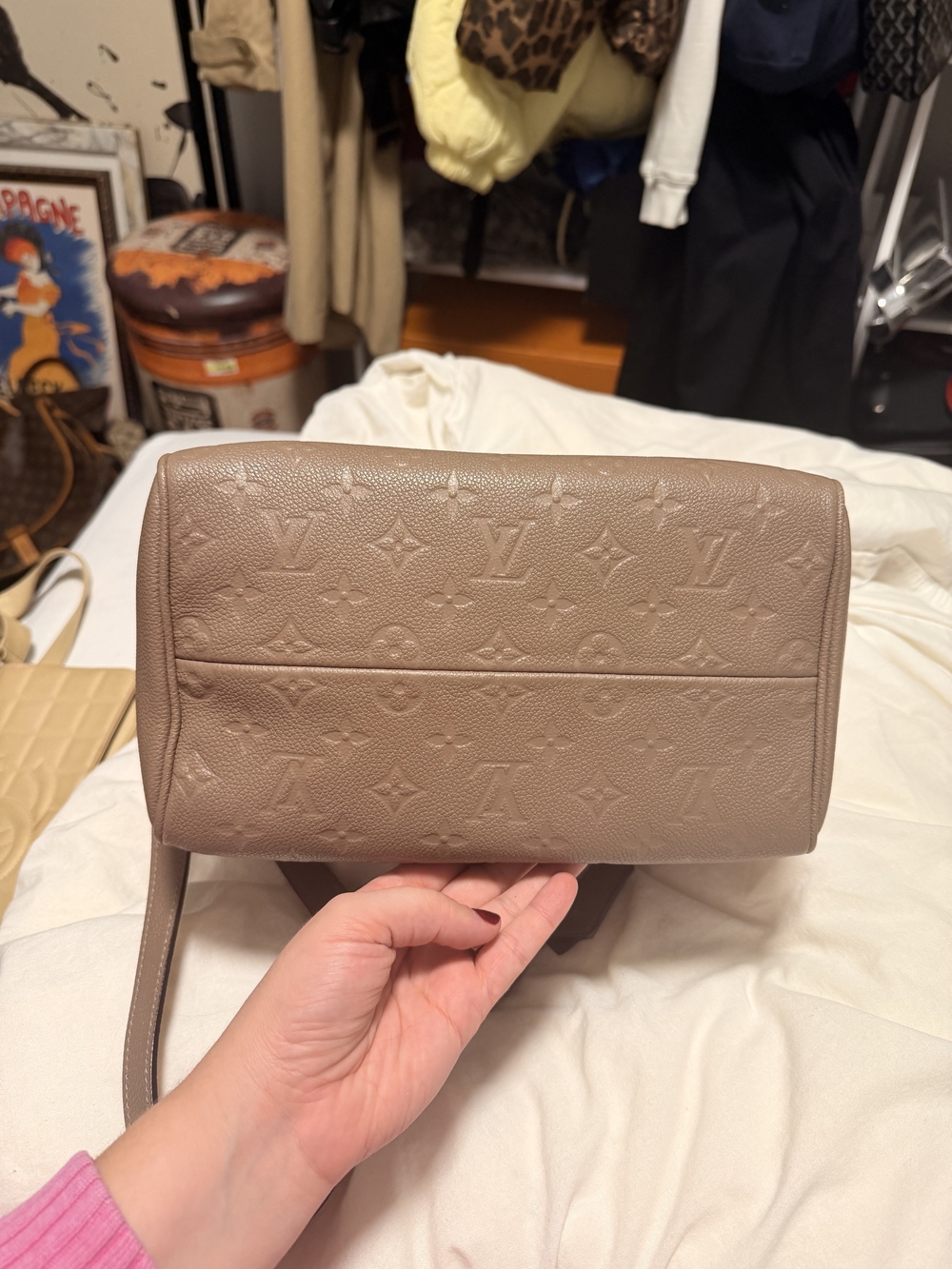Louis Vuitton Empreinte Speedy 25 Bandoulière in Turtledove - Picture 6 of 9
